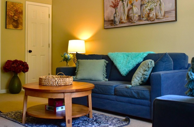 Spacious Townhouse in the ❤ of Fayetteville