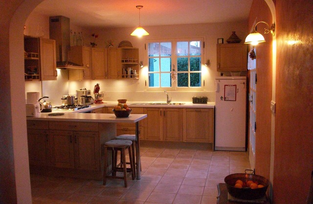 Spacious two bedrooms house with garden and swimming pool south of France