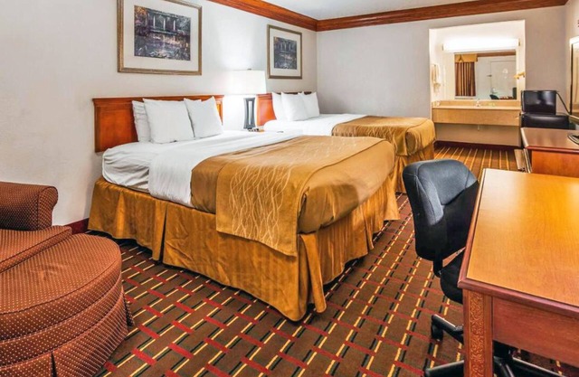 Spacious Two Queen Non-Smoking Quarters, Scottish Inns - Near Decatur Square
