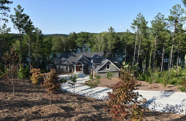 Spacious, Upscale House With Private Dock On Lake Keowee. Near Clemson U.