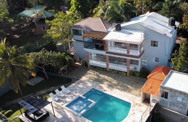 "Spacious Villa for 15 people perfect for meetings and celebrations"