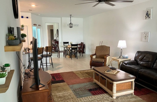 Spacious Villa in Timber Creek. 20 minutes from SW Florida Airport Fort Myers.