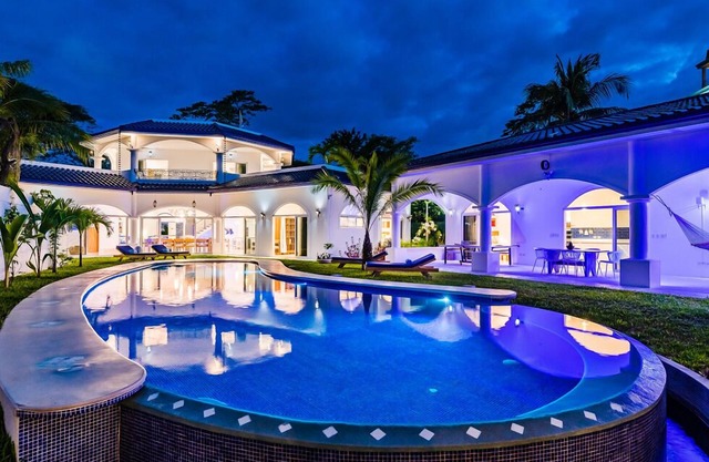 Spacious Villa w/Private Pool – Ideal for Groups, Steps to Tamarindo Beach