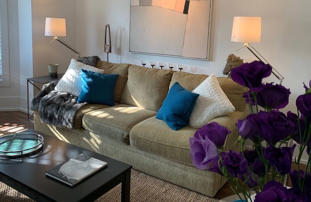 Spacious, Well-designed 2F Private Apt w/ KIT Pkng WIFI Cbl - Hamilton, Downtown