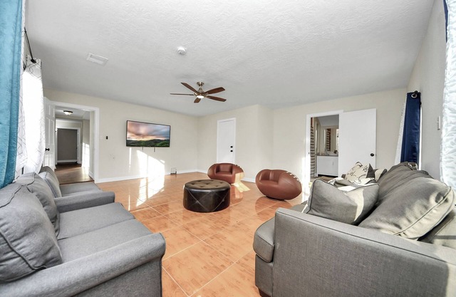 Spacious Woodlands House with Amazing Amenities