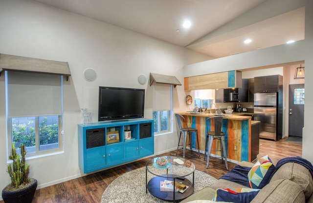 SPARKLING CLEAN-CANAL Walking/Running/Biking to Baseball, Downtown Events & Mo