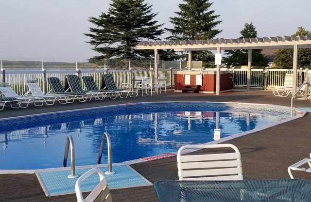 Sparkling Waters Beachfront, Pool&Hot Tub Access!