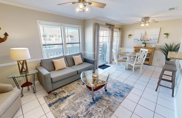 SPC 4203 Dog Friendly 1 BR with Free Beach Service for 2