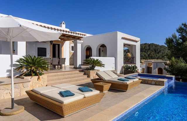 Special offer: Villa Almond with sea views