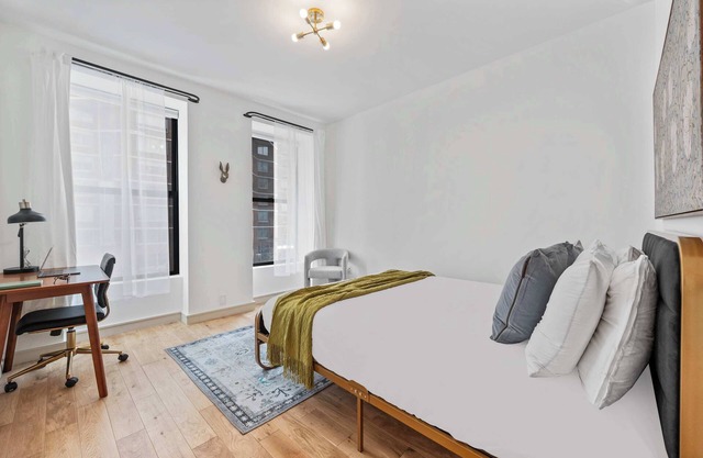 Specious/with 2 full baths, walk anywhere