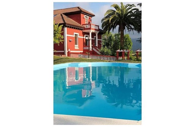 Spectacular Villa with pool
