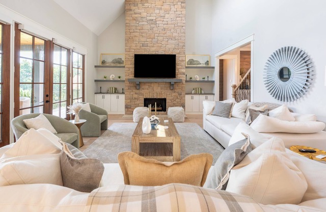 Spectacular House 4BR 5BA - Lake front