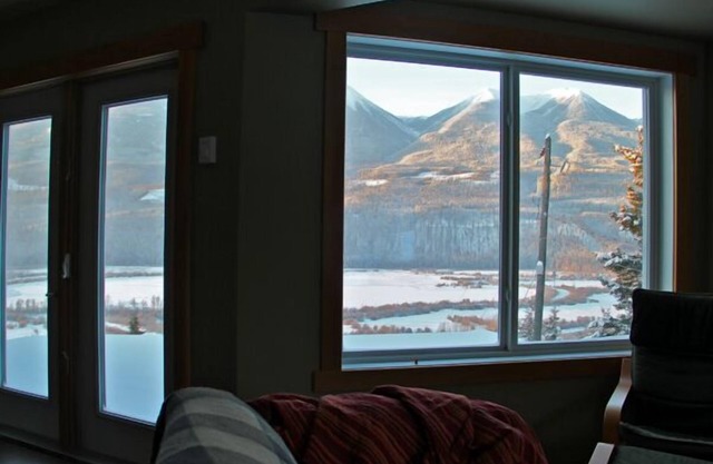 Spectacular mountain beauty and comfort at Hawkes Hill in Golden BC