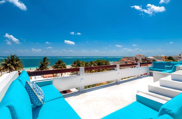 Spectacular ocean views from 3 floors of wide verandas