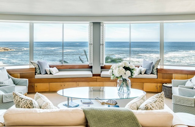 Spectacular Ocean View, Free WiFi, Free Parking, Superb Location, Backup Power