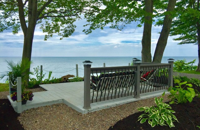 Spectacular Panoramic Lake Views in Romantic, Private Setting