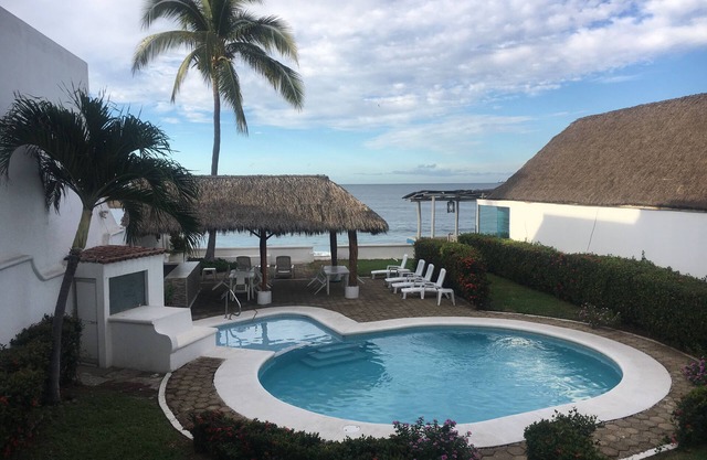 SPECTACULAR VIEWS! Oceanfront condo with all you need for your vacations!