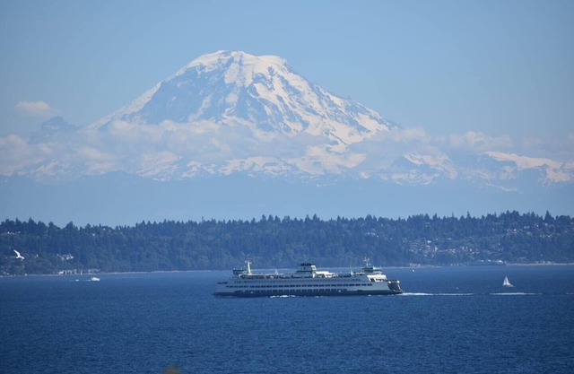 Spectacular waterfront Bainbridge Island Home. Breathtaking views!