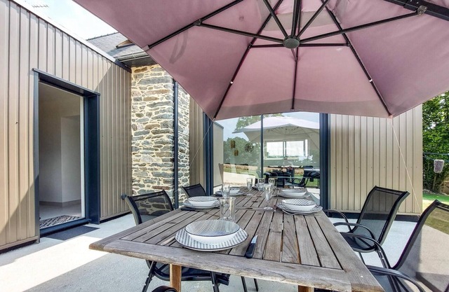 Spend a peaceful holiday in this stylishly renovated holiday home.