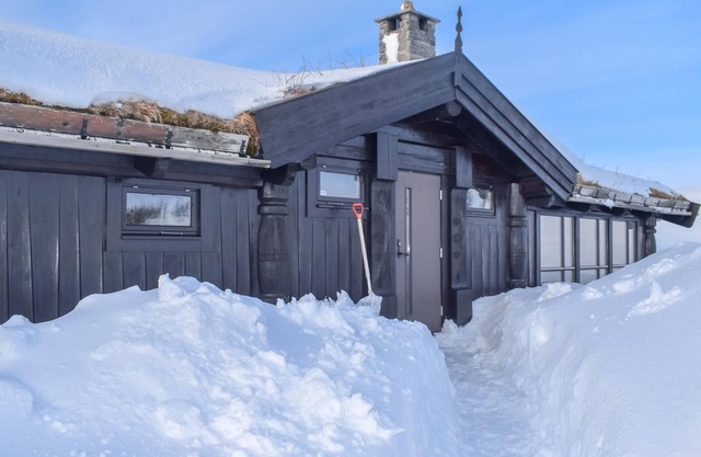 Spend an unforgettable vacation surrounded by beautiful nature in this vacation home with mountain p