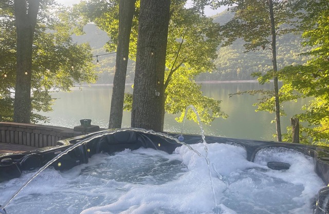 Spend Your Summer Days on Watauga Lake at Bear Cub Cabin