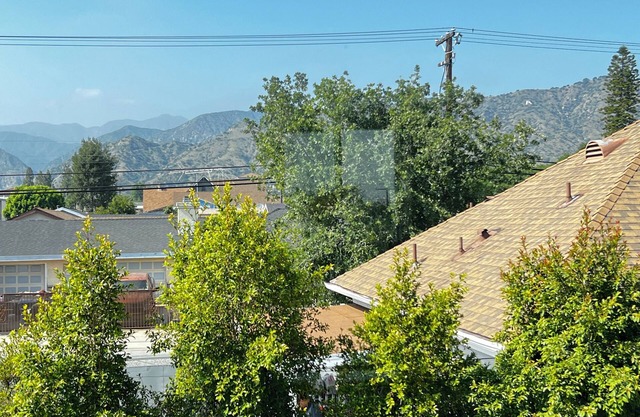 Spiral Staircase guest housenCharming 2-bedroom house with WiFi and AC in Azusa