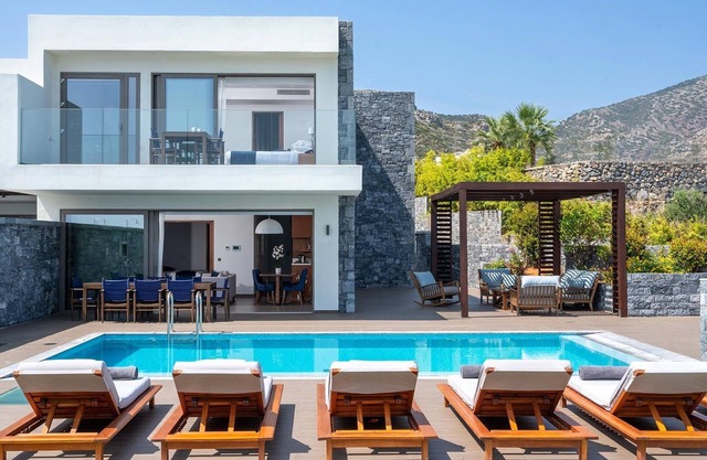 Splendid Crete Villa | Villa Serafina | 3 Bedrooms | Private Heated Pool |.