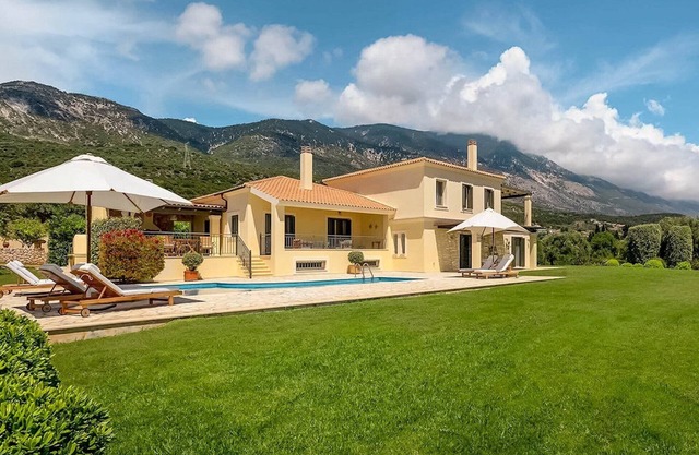 Splendid Kefalonia Villa | 3 Bedrooms | Villa Mandola | Great Sea & Mountain.