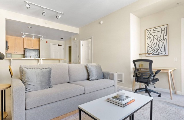 Splendid San Bruno 1BR w/Gym, Pool & Spa, near highways, by Blueground