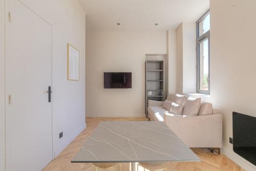 Splendide studio, terrasse ensoleillée, Ecully