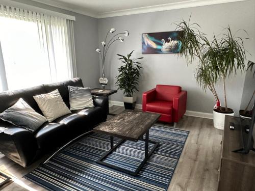 Spotless 4 Bedrooms 4 Beds Sleep 8 in Winnipeg