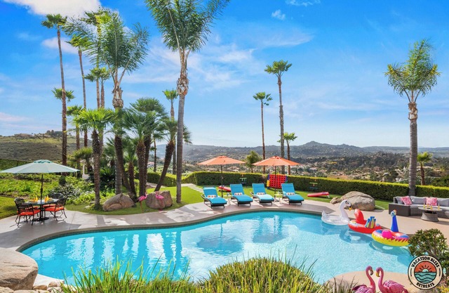 Sprawling Hilltop Retreat-Pool, Spa, Event-Ready!
