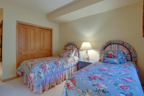 Spruce Tree Lodge #208