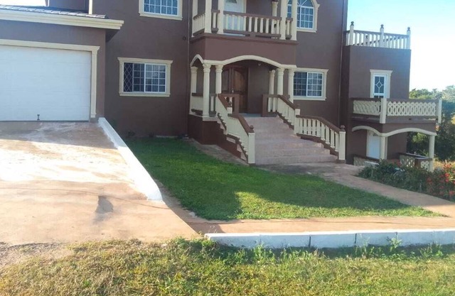 Spurtree HomeAwayVilla's- 2BR