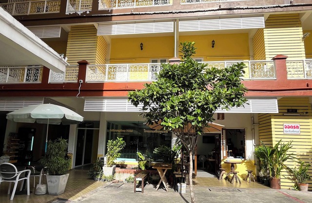 Sri Krungthep Hotel