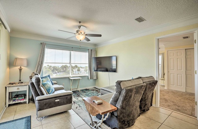 St Augustine Condo w/Pool Access, Walk to Beach!