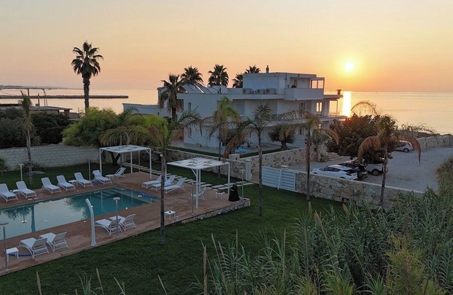 St. Charles Puntocom, sea ​view, with swimming pool and parking