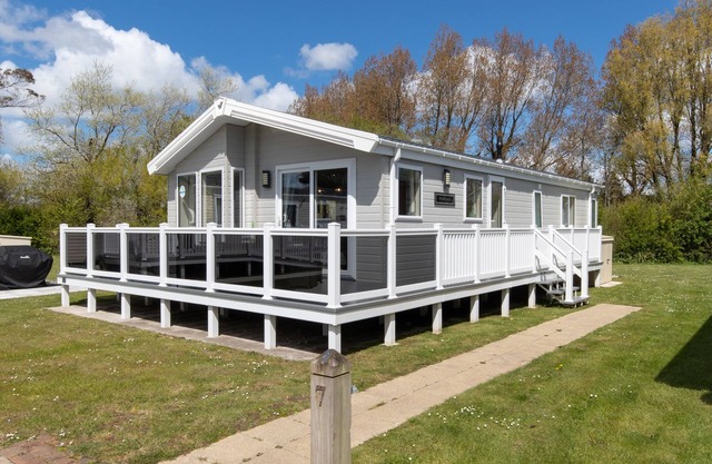 St Mary's View - Luxury Lodge, Close to Beach