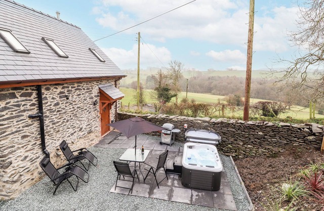STABL, PLAS MOELFRE HALL BARNS in Llanrhaeadr-Ym-Mochnant