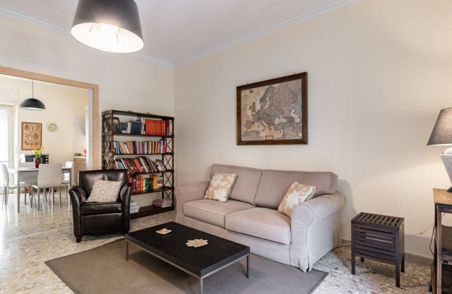 Stadium &Villa Bellini Big APT with Terrace x5