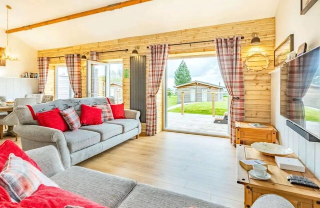 Stags Barn - Luxury 5* Dorset barn conversion with private hot tub
