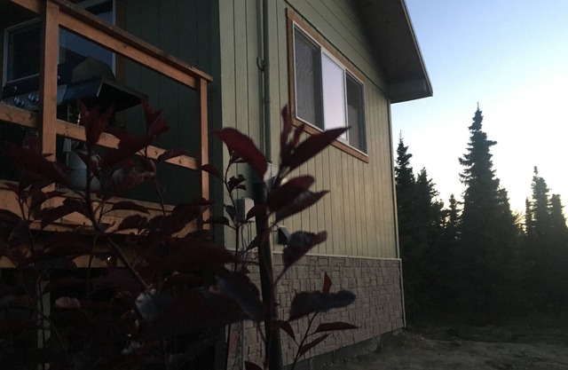 Stampede Cottage - Comfortable accomodations in the heart of Alaska