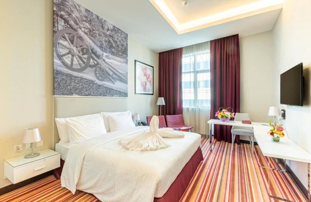 Standard Room Near Safeer Mall By Luxury Bookings