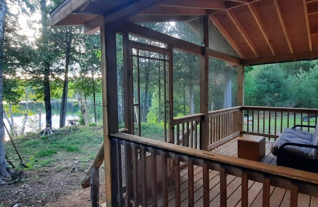 Starry Lake Dark Sky Oasis- Glorious Forest Retreat w/Private Lake and Trails