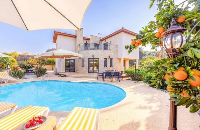 Stavros Villa - Four Bedroom Villa, Sleeps 8