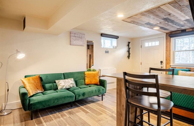 Stay a While, Studio Apartment-Pet Friendly