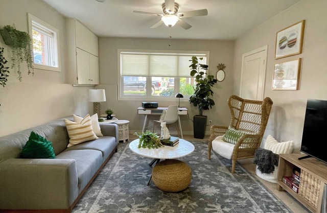 Stay Here First! – Perfect for Longer Stays & Newcomers, Pet-Friendly 1BR