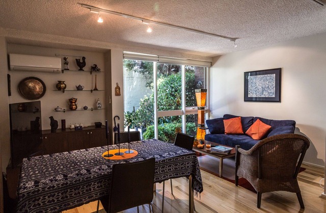 Stay in *STYLE* in the heart of Richmond; Cosy, spacious, Walk Score 95
