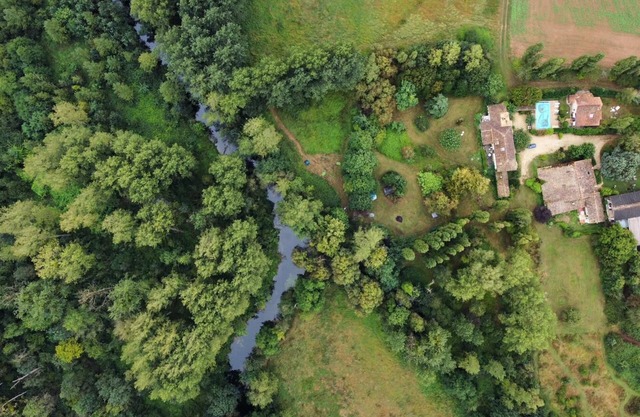 Stay in the heart of nature in this beautiful country house