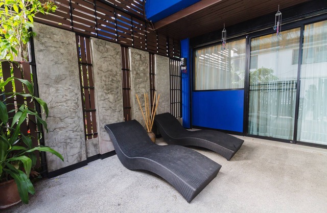Stay in The Private Art Gallery in The Heart of Chiangmai , at Chez Pom @ 9